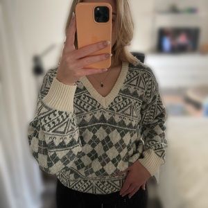 VINTAGE VALENTINO v-neck grandma sweater SIZE S